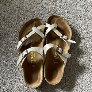 Beautiful Birkenstock Mayari in White Pearl. Wore once for a wedding.